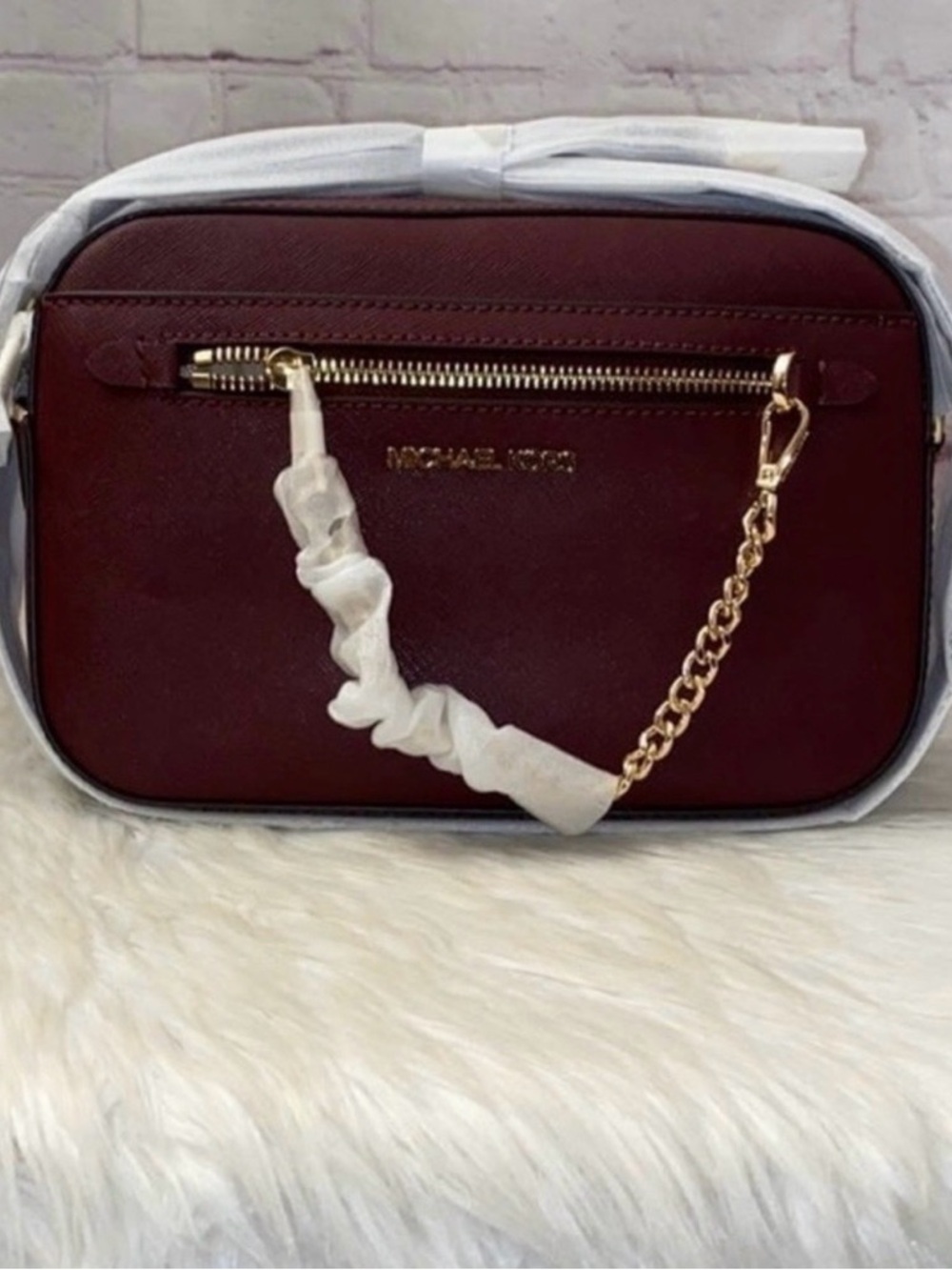 Michael Kors JET SET ITEM Xbody/GIFTABLES Wallet 2 pc Set - Picture 2 of 8